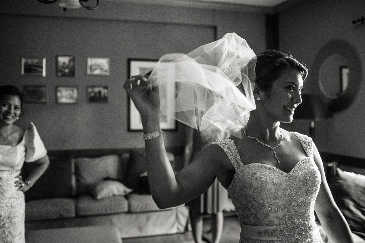 cloisters castle bride veil Denver wedding photojournalist 